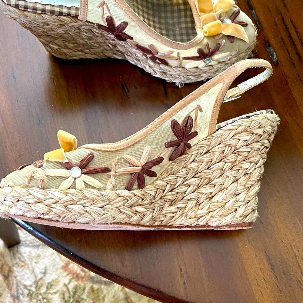 Very rare Betsy Johnson Wedge sandals with flowers.
